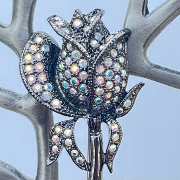 Vintage Butler Black Rose Brooch Aurora Borealis Iridescent Rhinestones - Picture 2 of 6